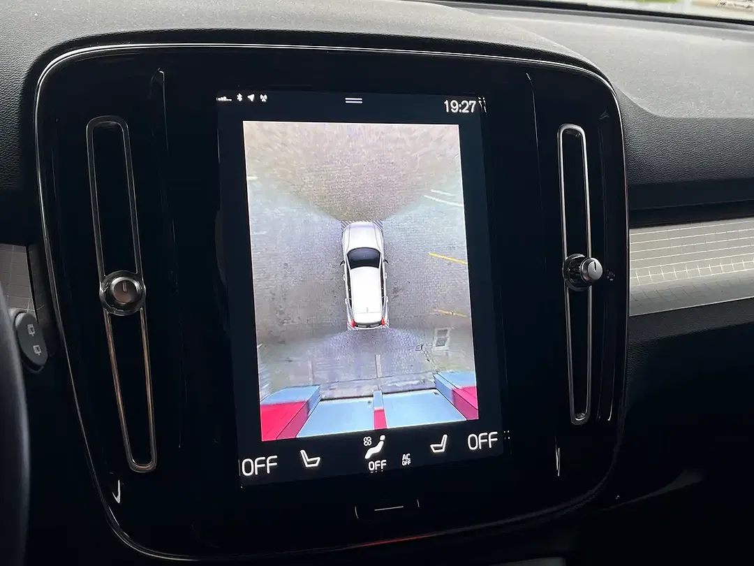 Volvo XC40 - Thumbnail 11