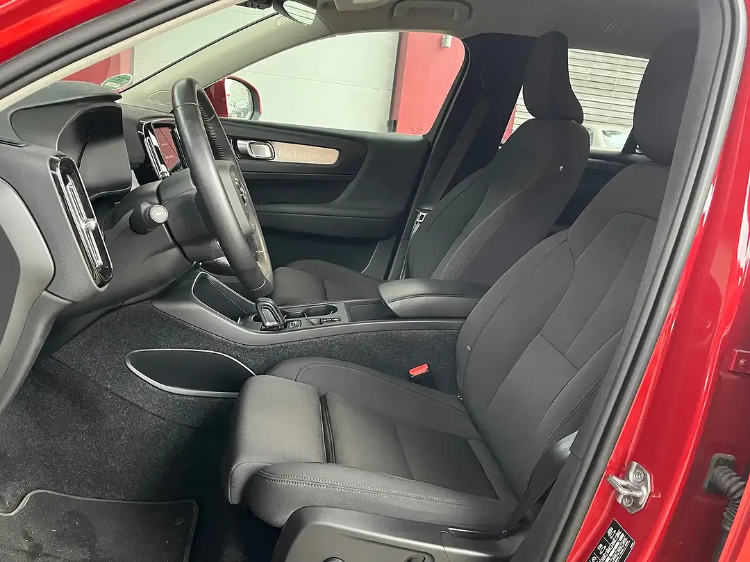 Volvo XC40 - Thumbnail 8