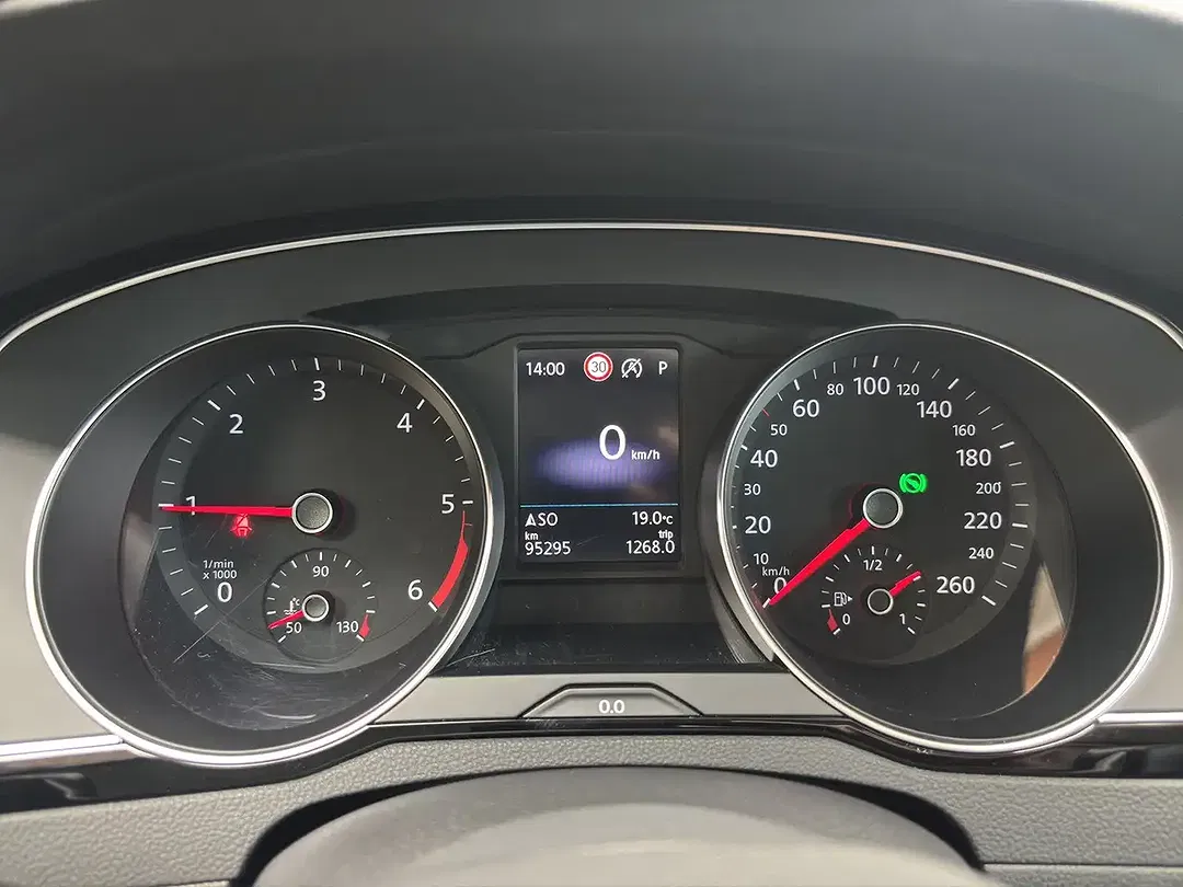 Volkswagen Passat Variant - Thumbnail 12