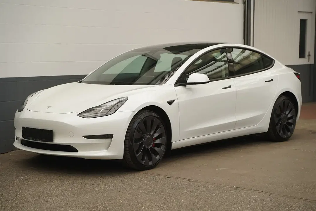 Tesla Model 3 - Afbeelding 1