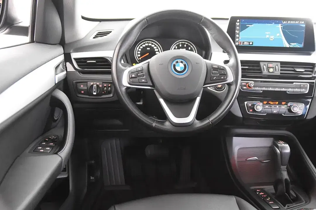 BMW X1 - Thumbnail 6