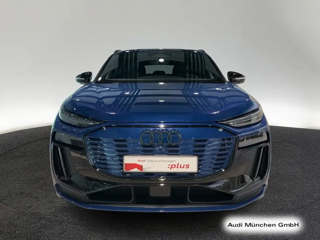 Audi Q6 e-tron - Thumbnail 1