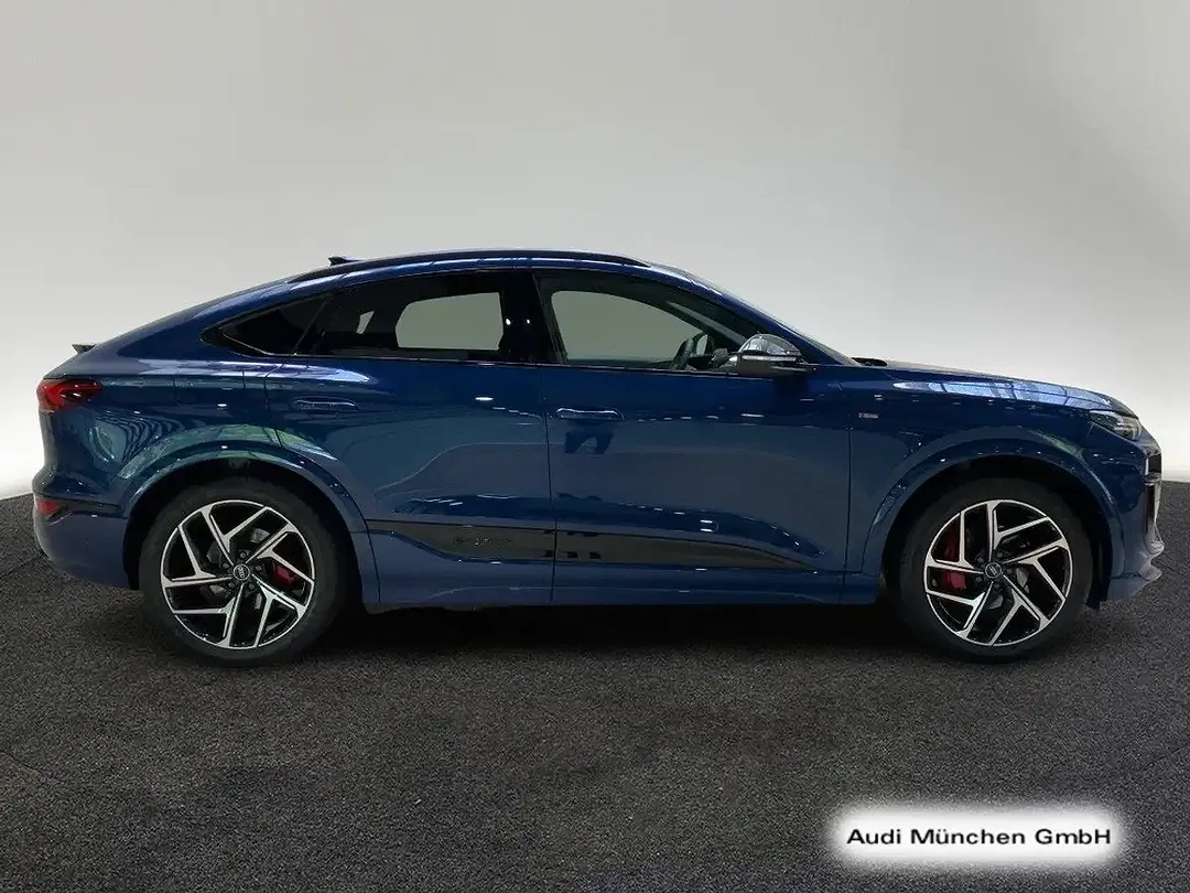 Audi Q6 e-tron - Thumbnail 2