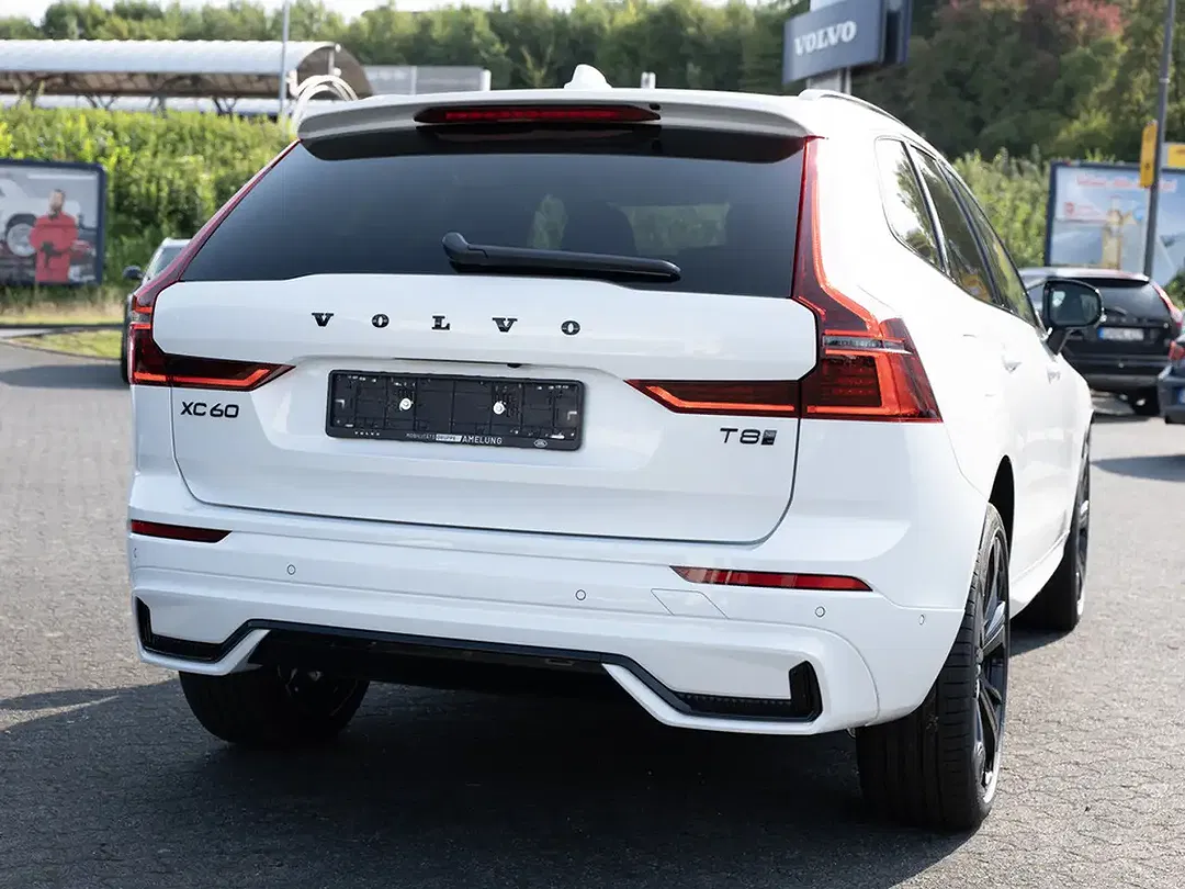 Volvo XC60 - Thumbnail 2