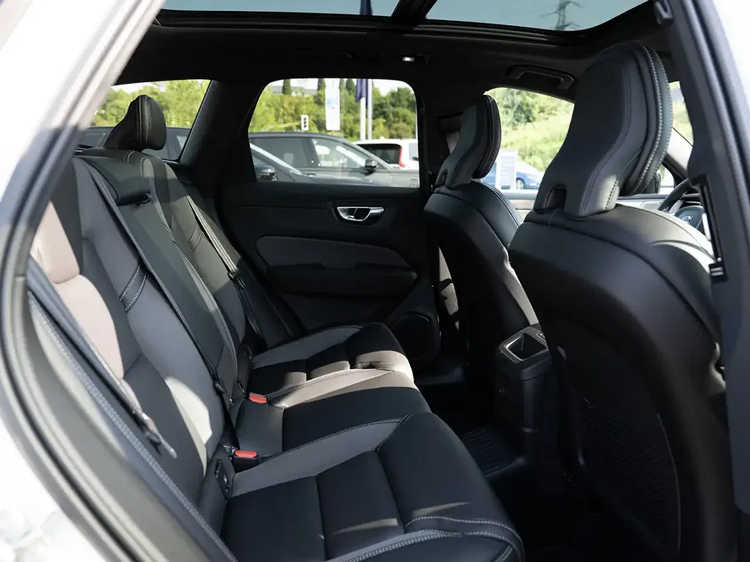 Volvo XC60 - Thumbnail 6