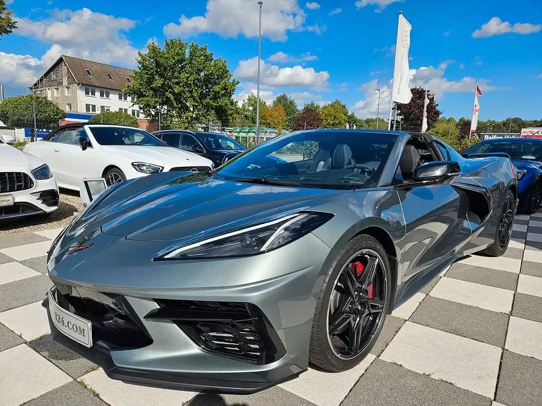 Corvette C8 - Thumbnail 3