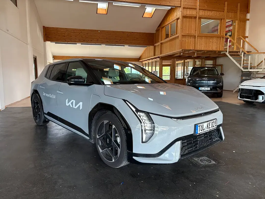 Kia EV4 - Thumbnail 8