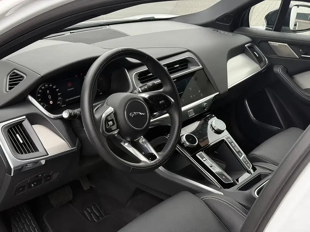 Jaguar I-Pace - Thumbnail 9