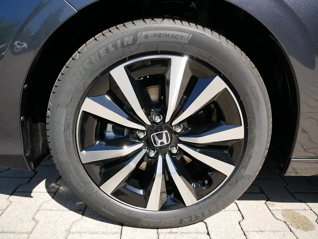Honda Civic - Thumbnail 10