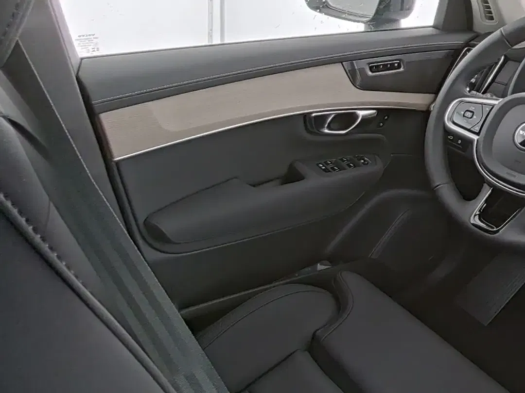 Volvo XC90 - Thumbnail 12