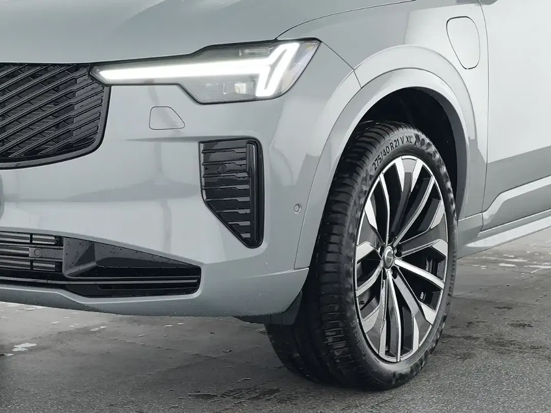 Volvo XC90 - Thumbnail 4