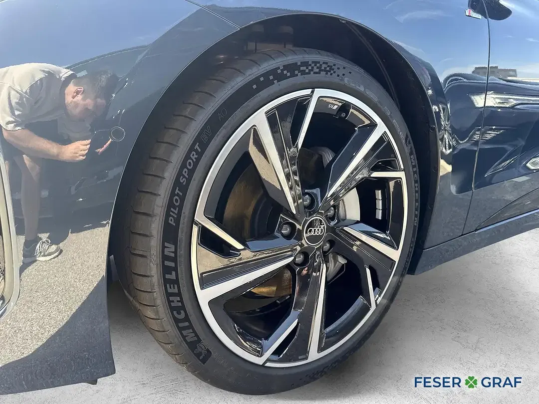 Audi A6 - Thumbnail 3