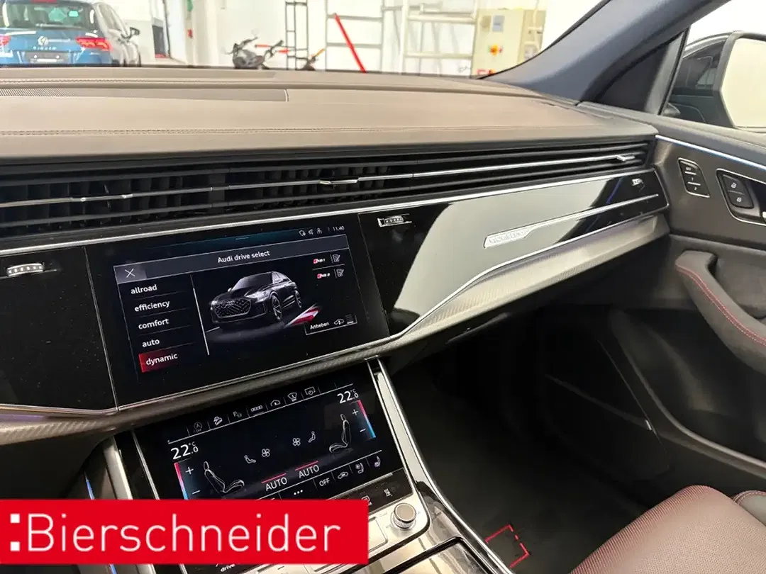 Audi RS Q8 - Thumbnail 11
