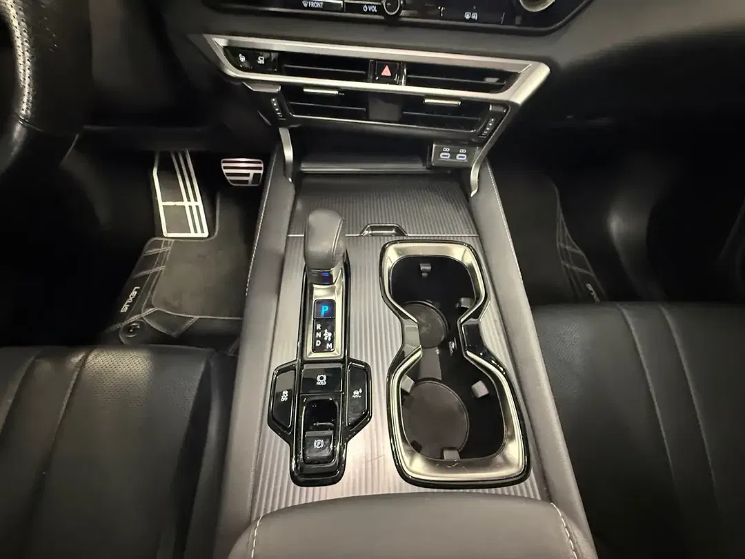 Lexus RX 500h - Thumbnail 11