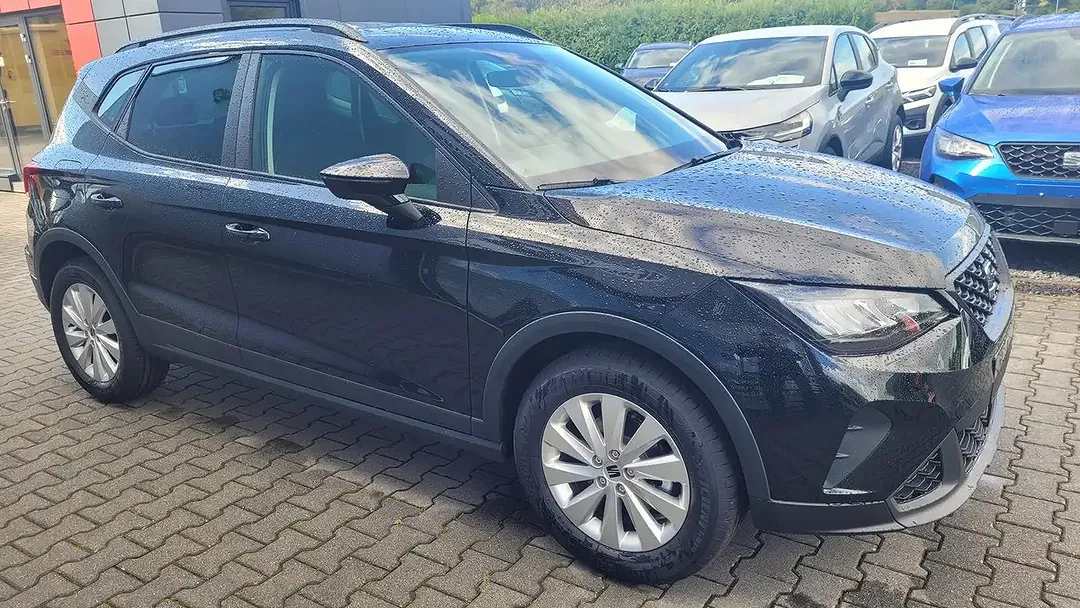 SEAT Arona - Thumbnail 3