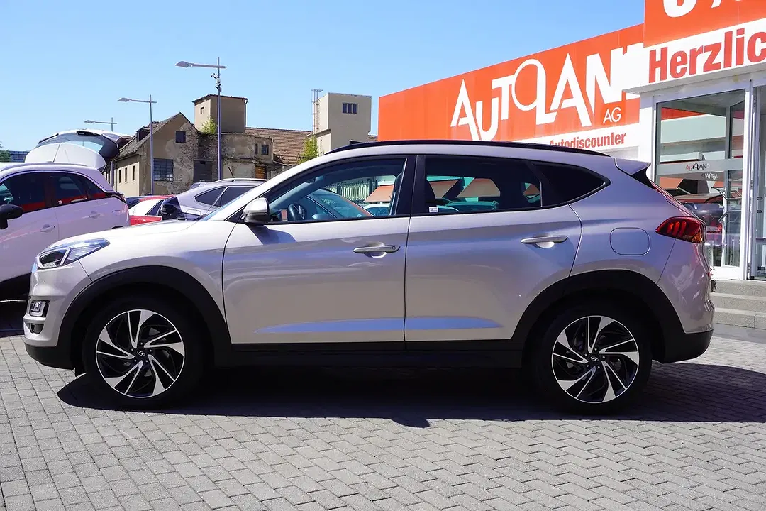 Hyundai TUCSON - Thumbnail 1