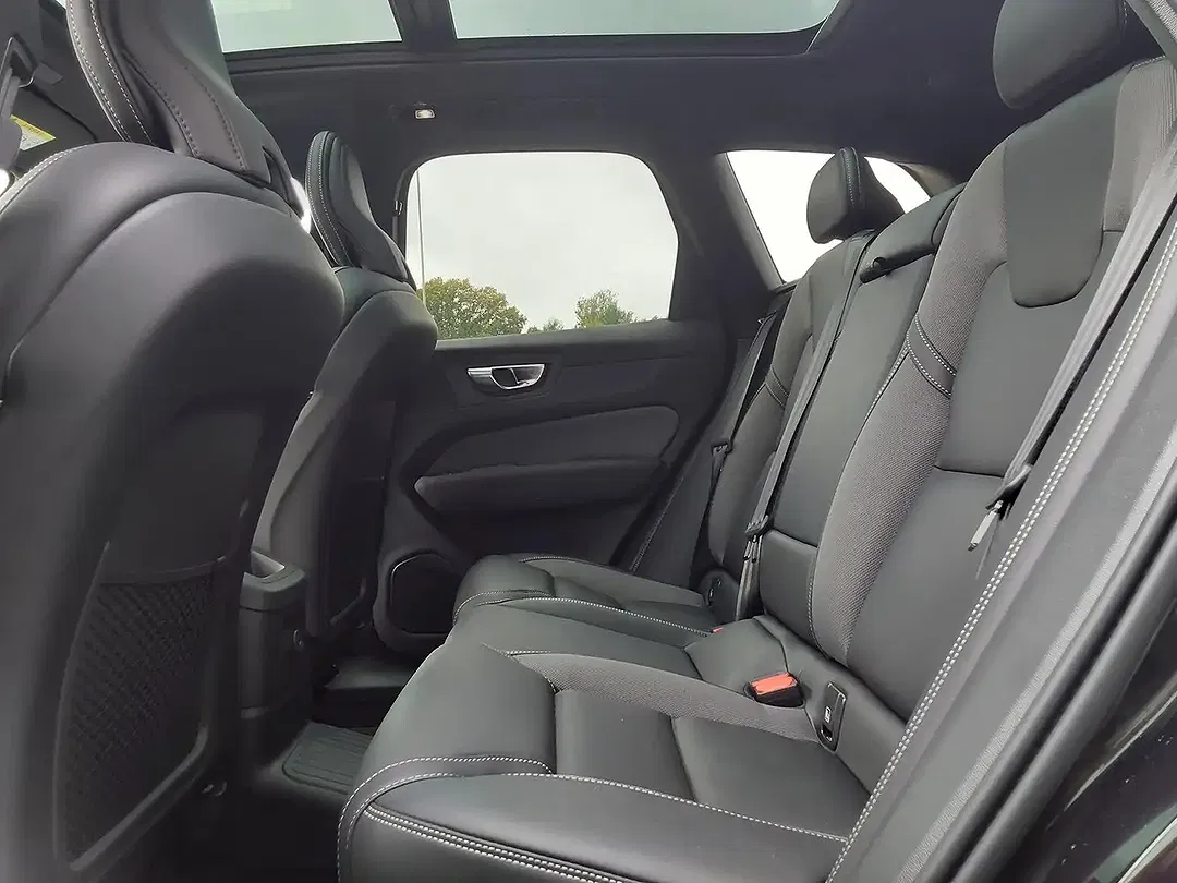 Volvo XC60 - Thumbnail 9
