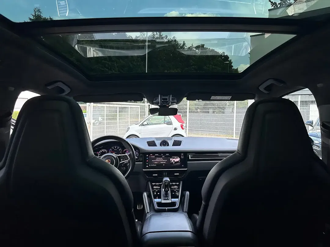Porsche Cayenne - Thumbnail 9