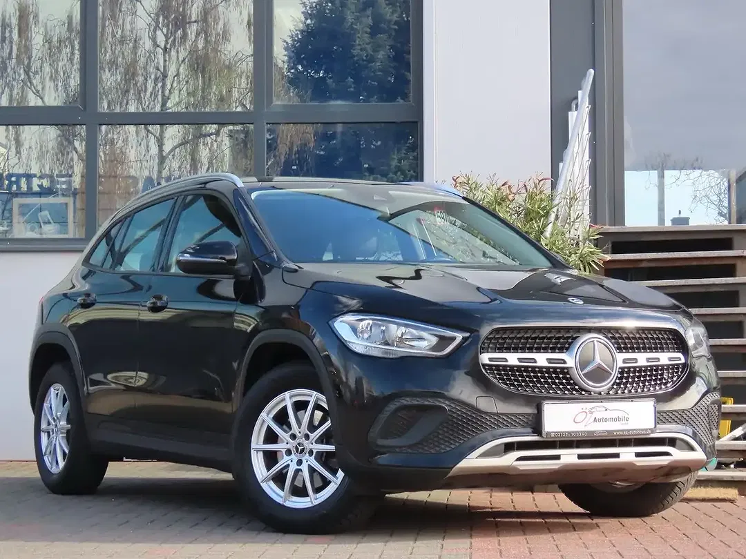 Mercedes-Benz GLA 180 - foto 1