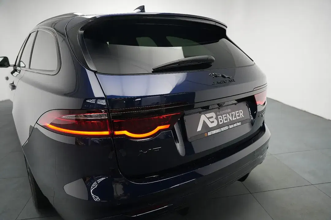 Jaguar XF - Thumbnail 10