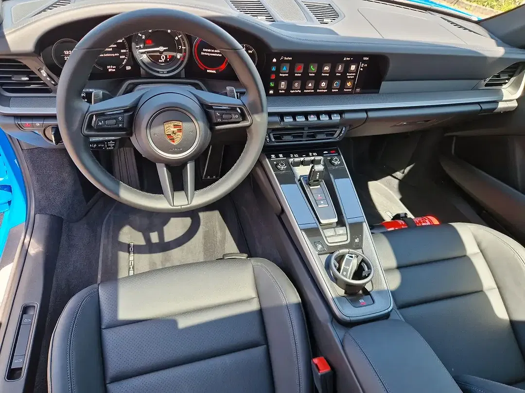 Porsche 992 - Thumbnail 8