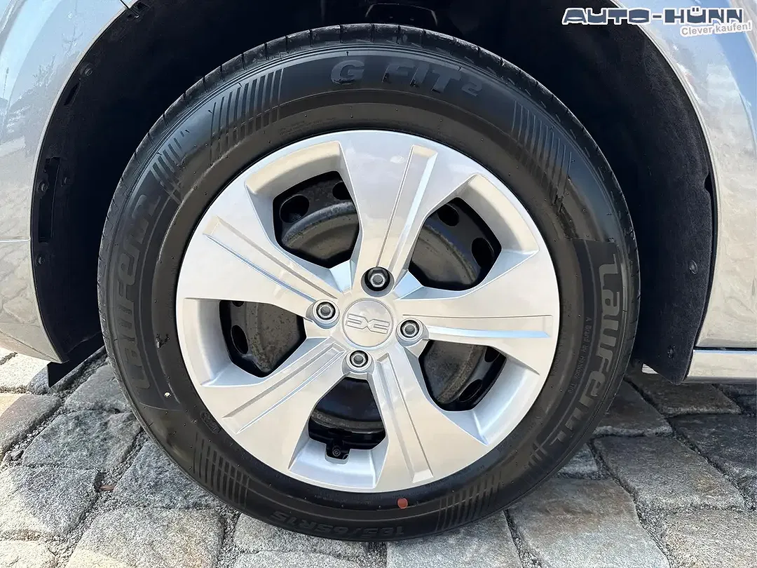 Dacia Sandero TCe Essential - foto 11