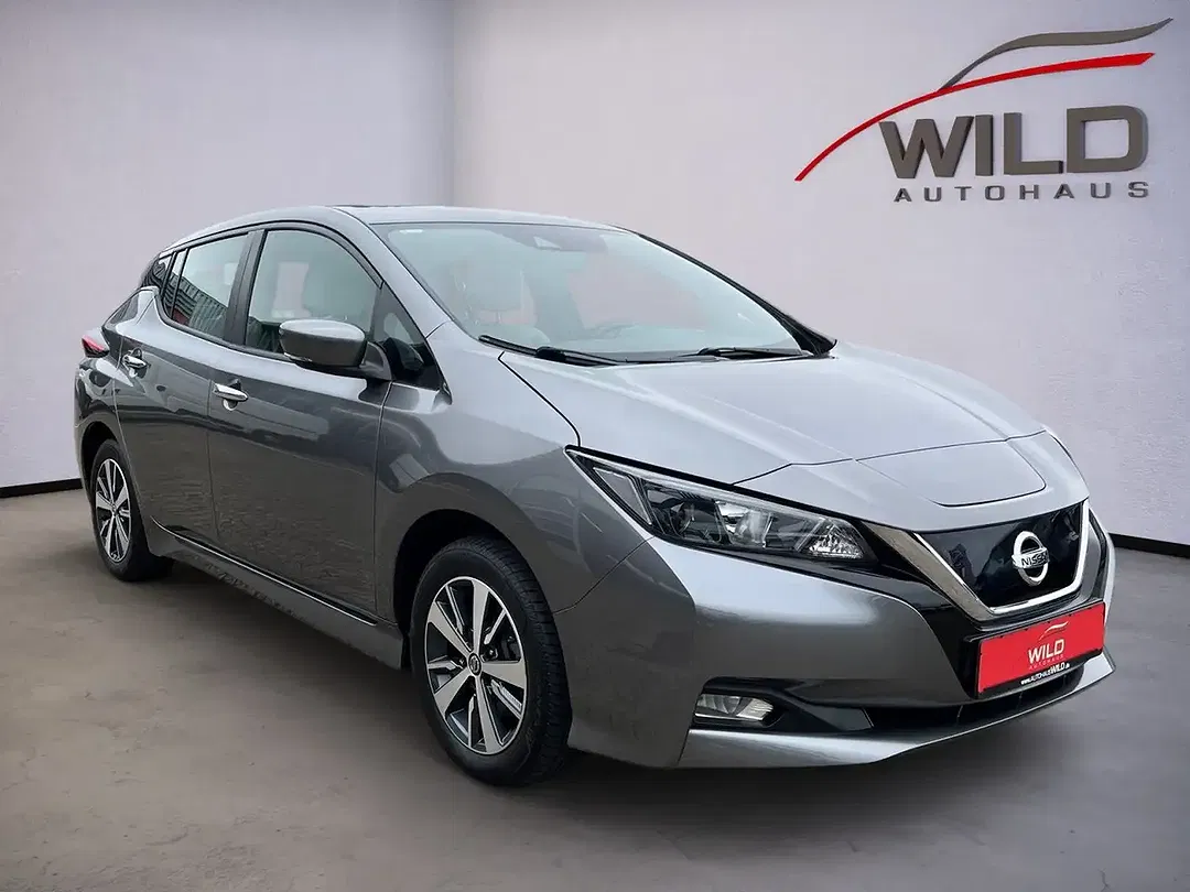 Nissan Leaf - Thumbnail 4