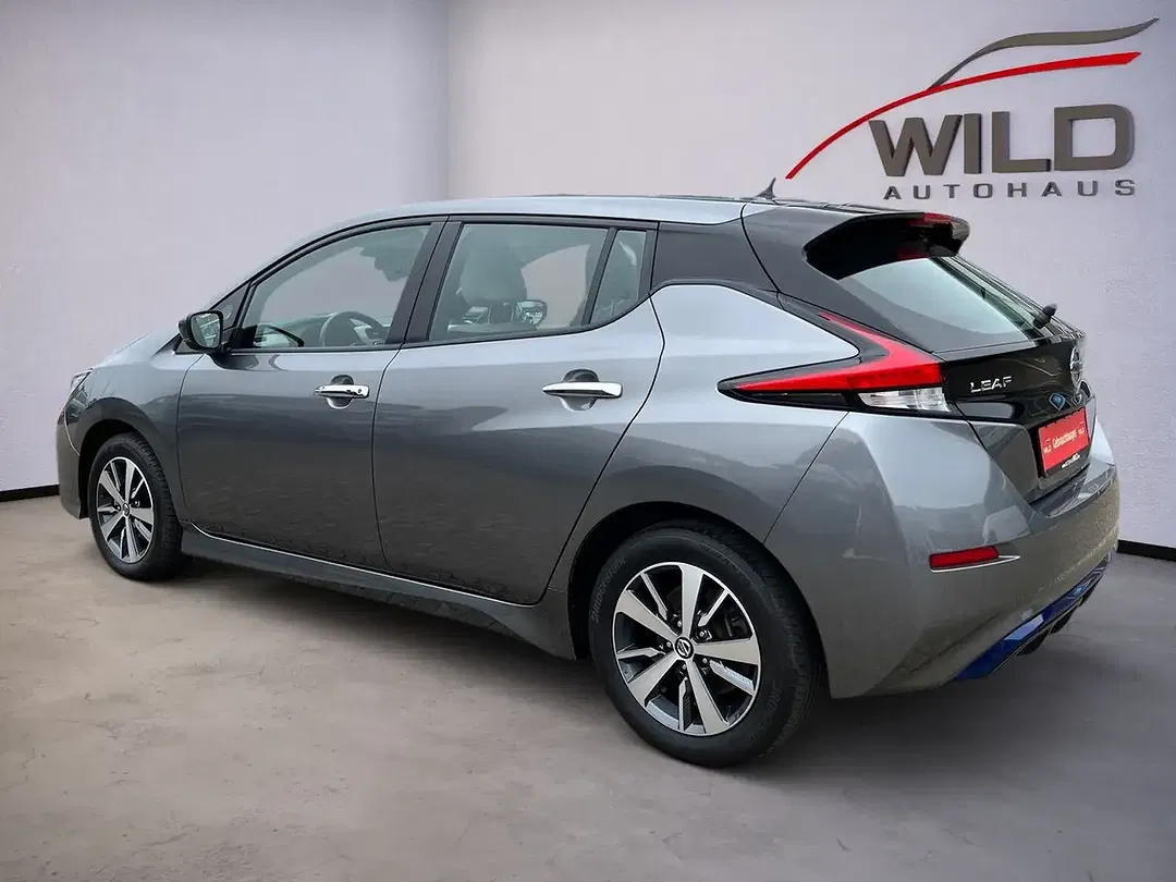 Nissan Leaf - Thumbnail 7