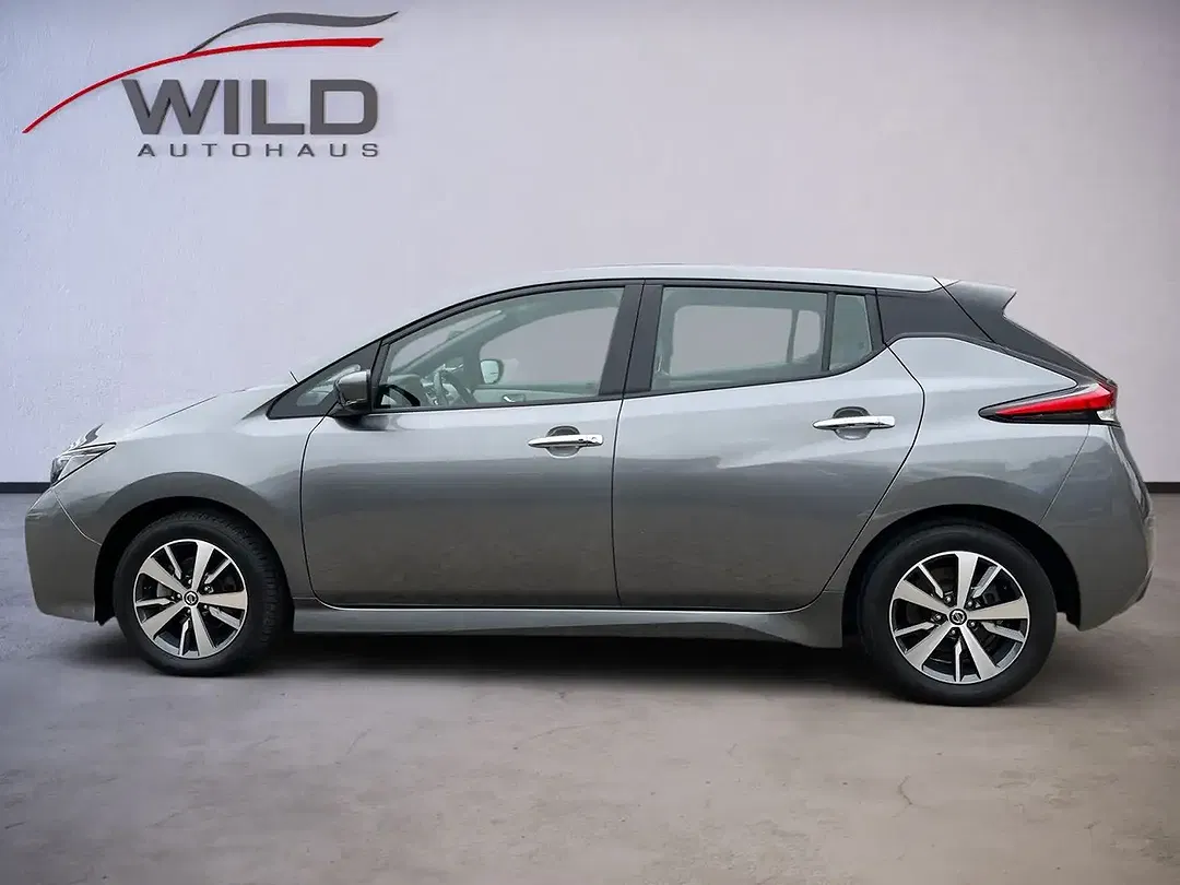 Nissan Leaf - Thumbnail 8