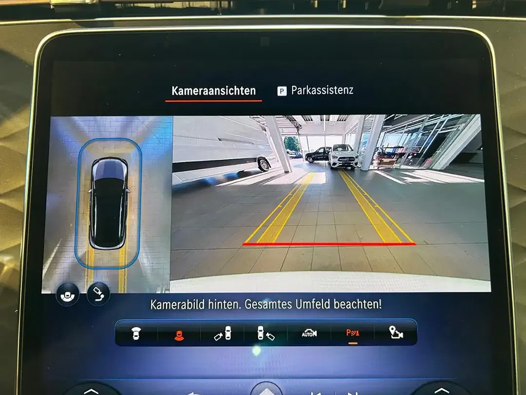 Mercedes-Benz EQE 350 - Thumbnail 10