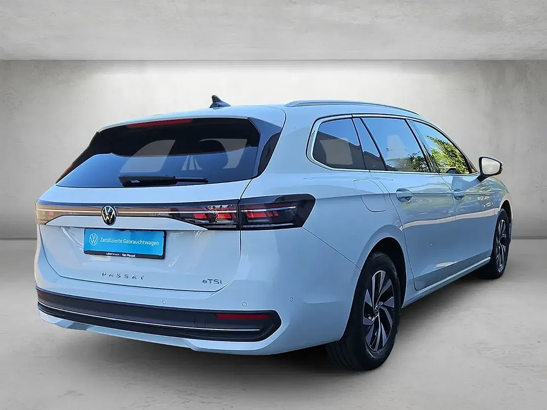 Volkswagen Passat Variant - Thumbnail 3