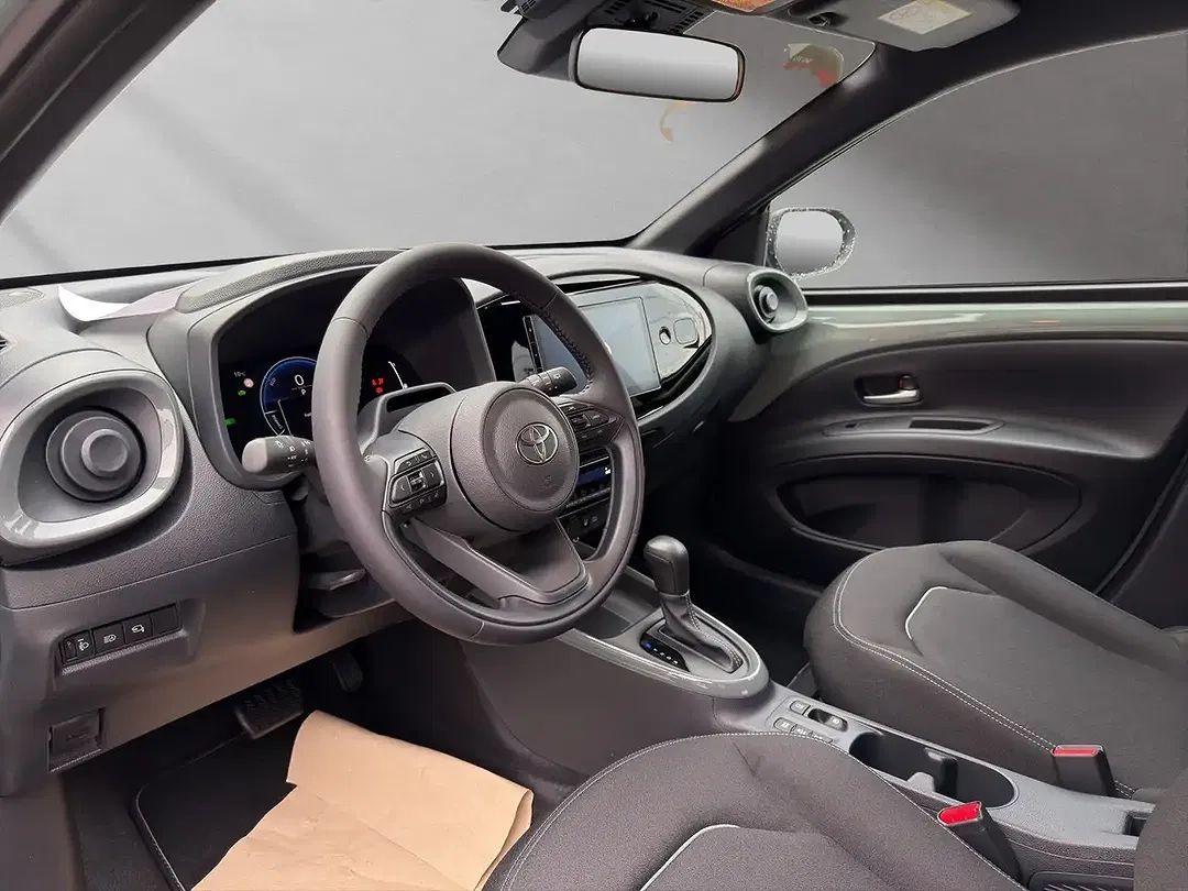 Toyota Aygo X - Thumbnail 8