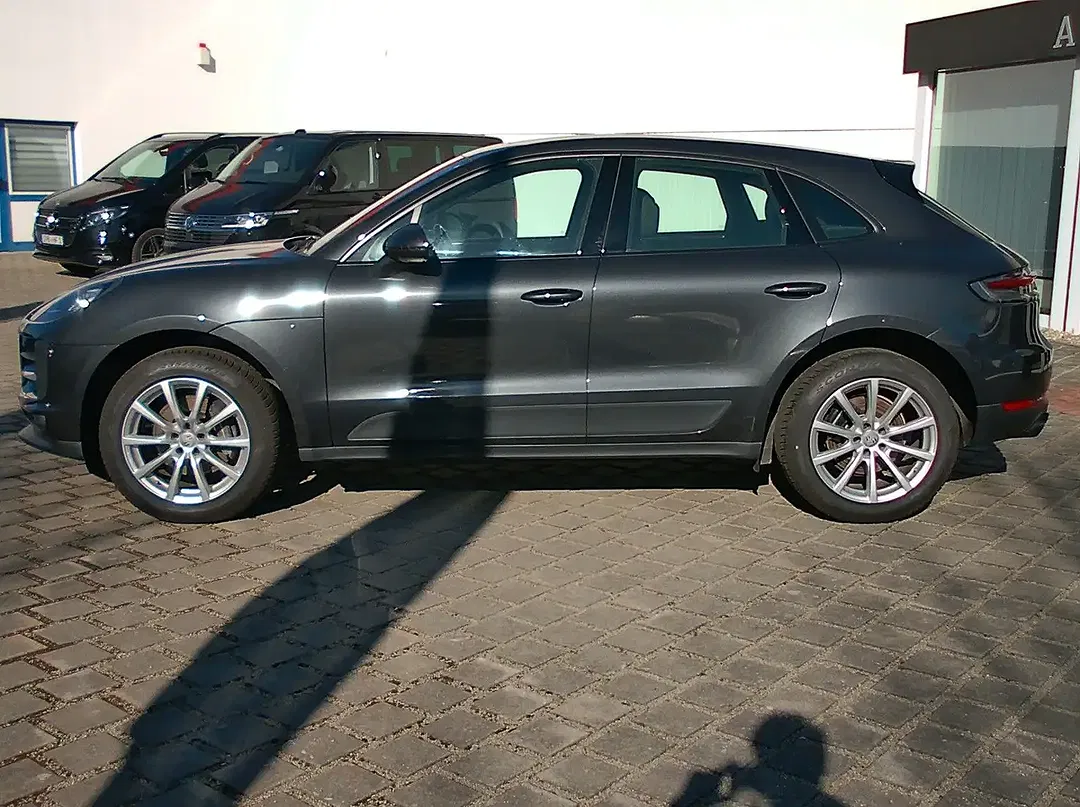 Porsche Macan - Thumbnail 4