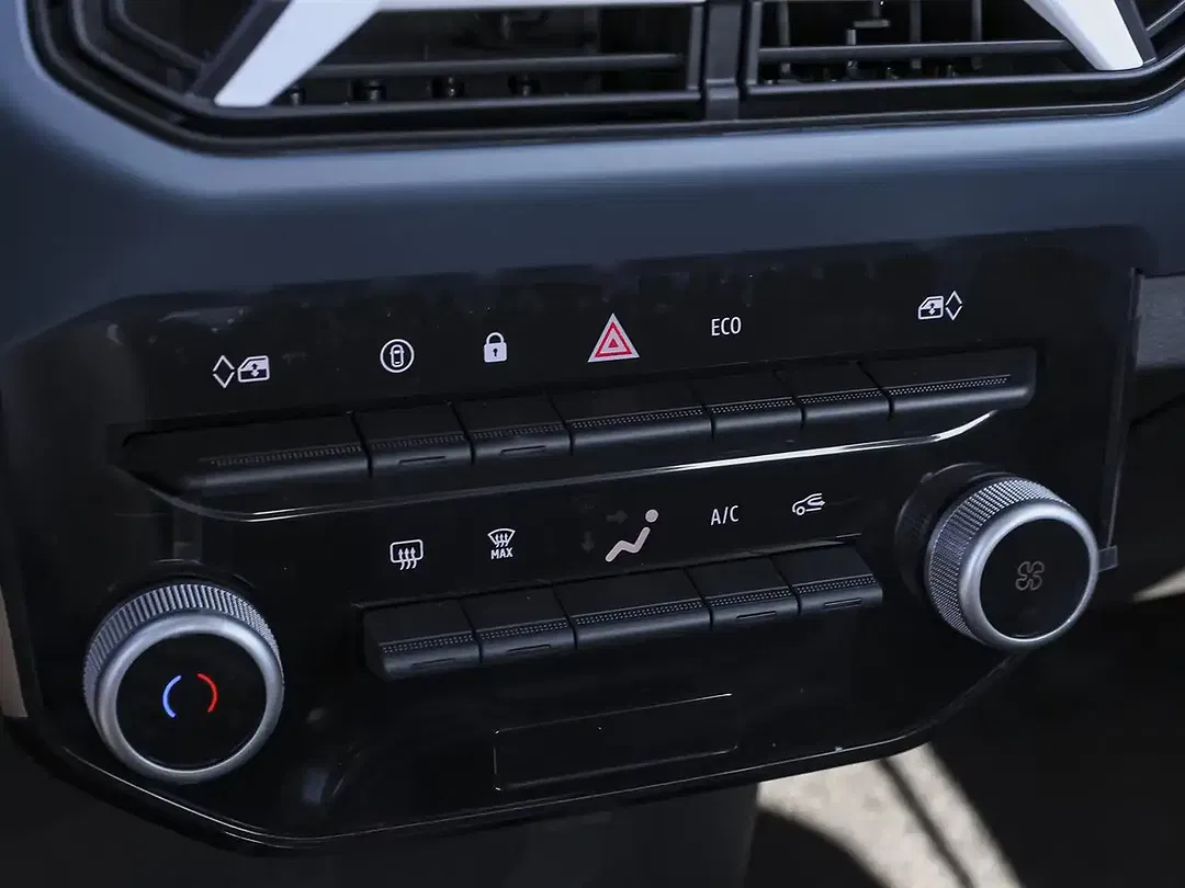 Dacia Spring - Thumbnail 12