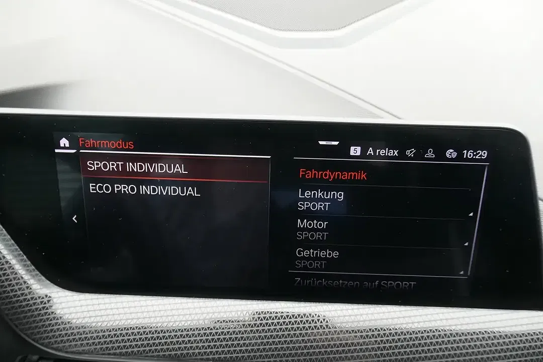 BMW 216 - Thumbnail 5