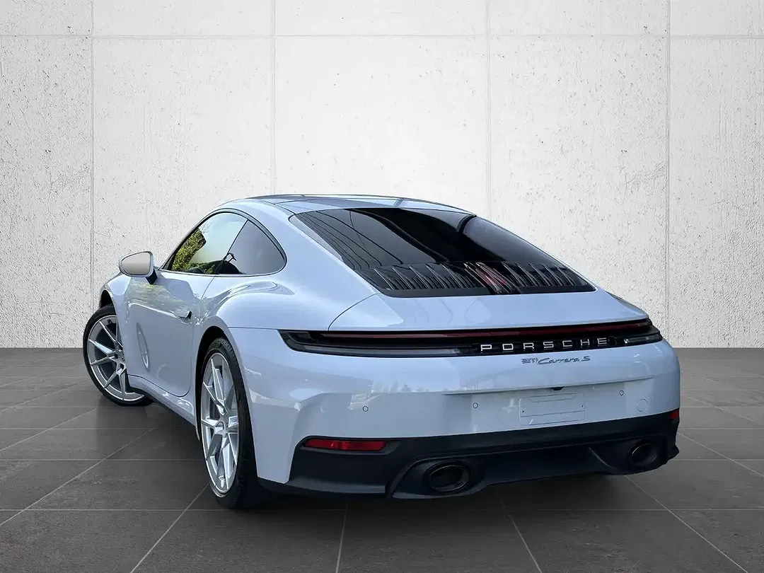 Porsche 992 - Thumbnail 3