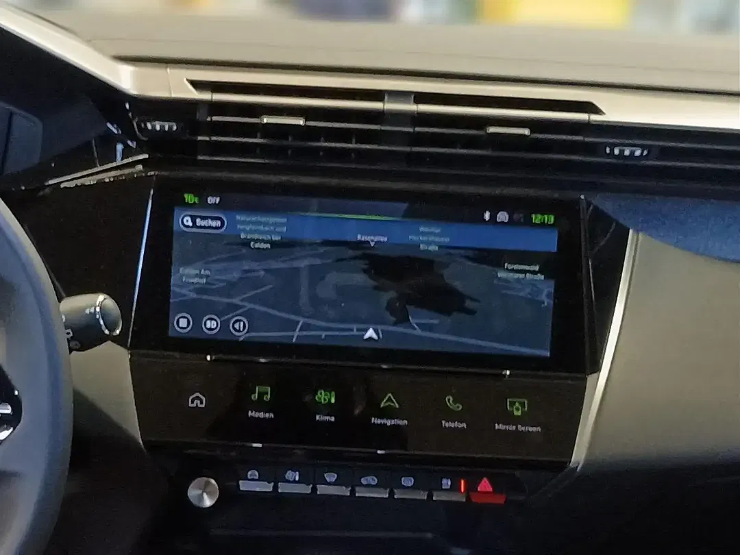 Peugeot 308 - Thumbnail 9