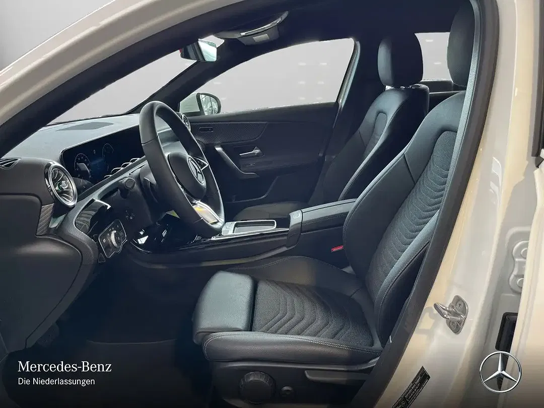 Mercedes-Benz A 200 - Thumbnail 10