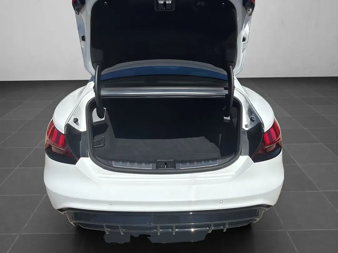 Audi e-tron GT - Thumbnail 10