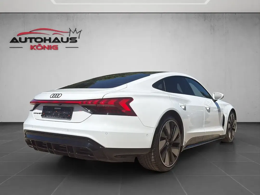 Audi e-tron GT - Thumbnail 4