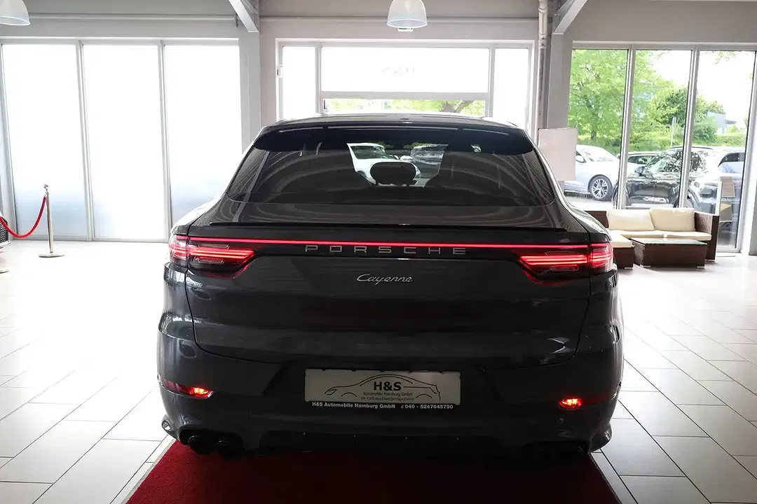 Porsche Cayenne - Thumbnail 4