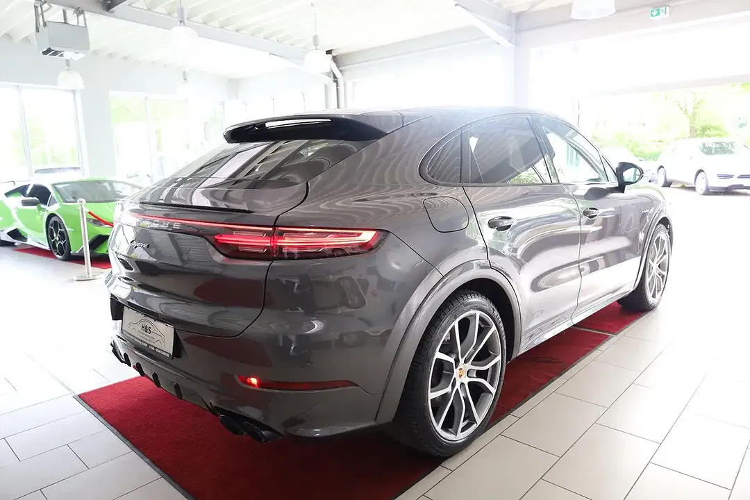 Porsche Cayenne - Thumbnail 5