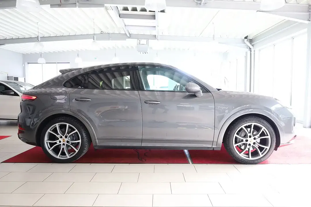 Porsche Cayenne - Thumbnail 6