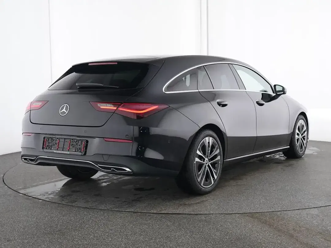 Mercedes-Benz CLA 180 - Thumbnail 3