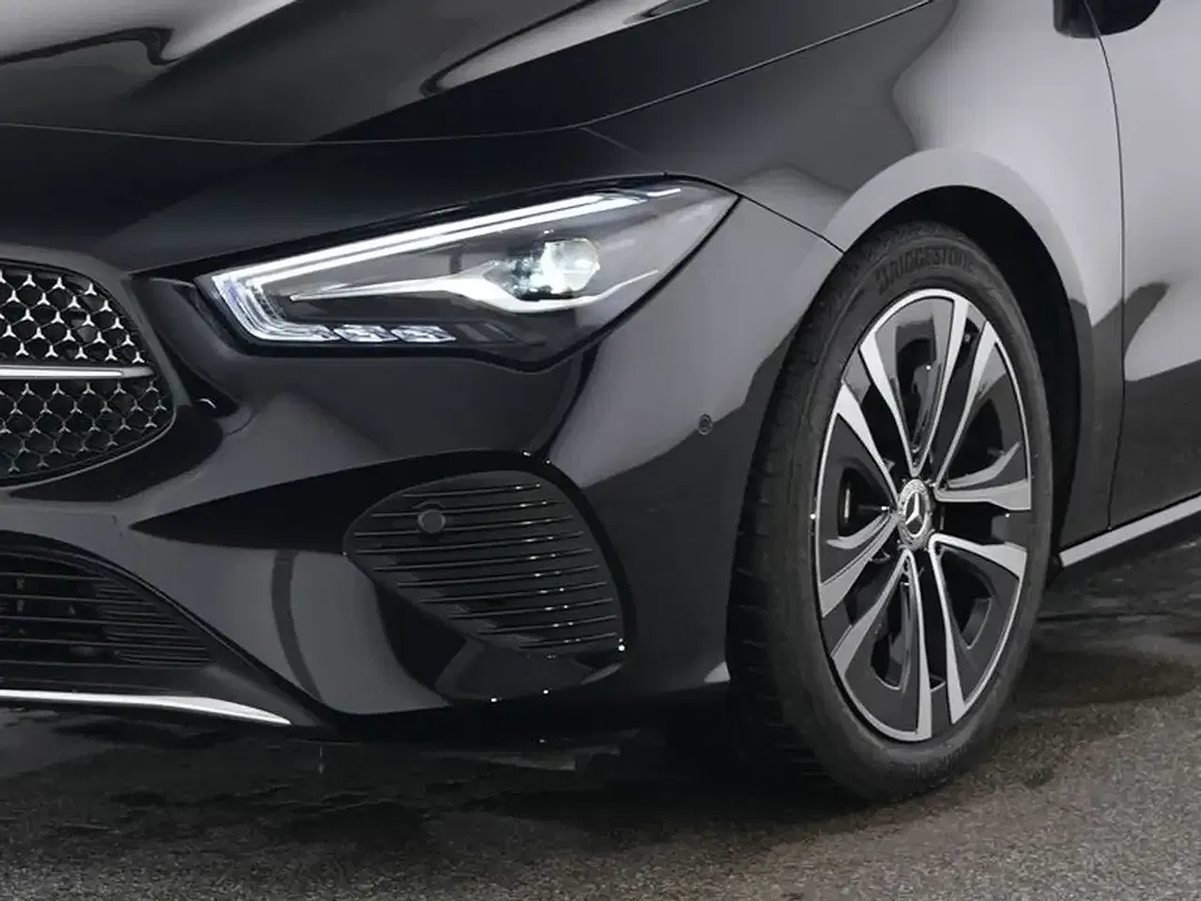 Mercedes-Benz CLA 180 - Thumbnail 4