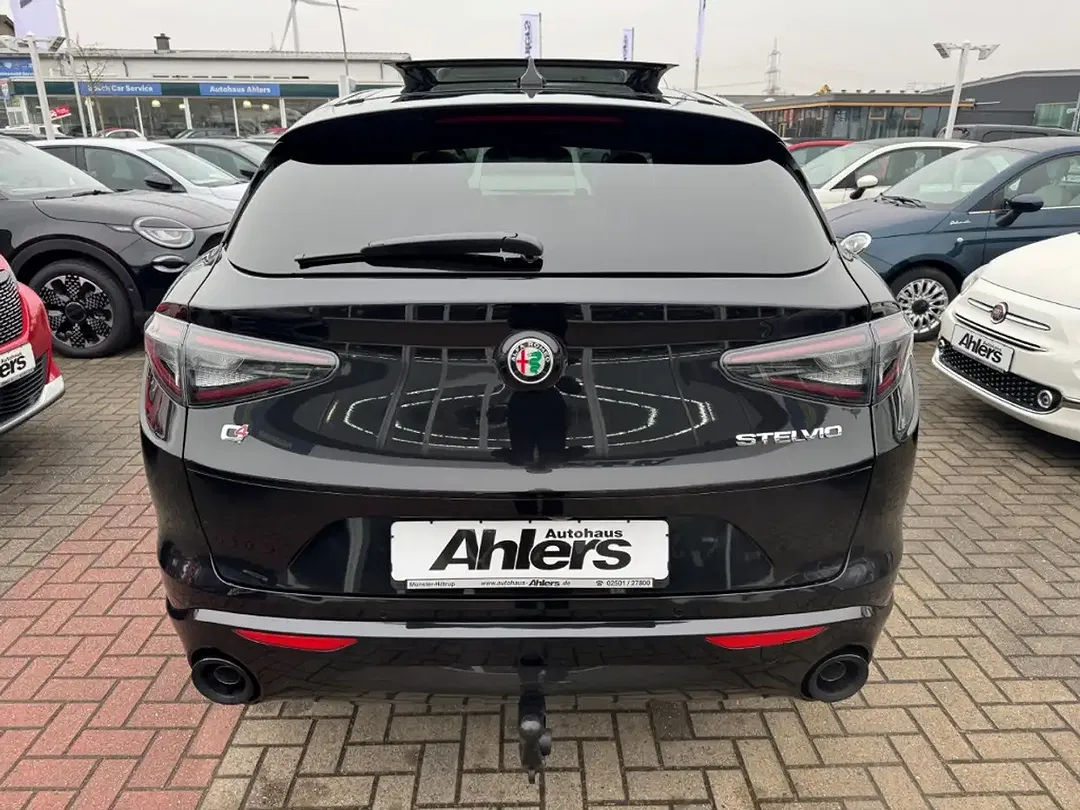 Alfa Romeo Stelvio - Thumbnail 6