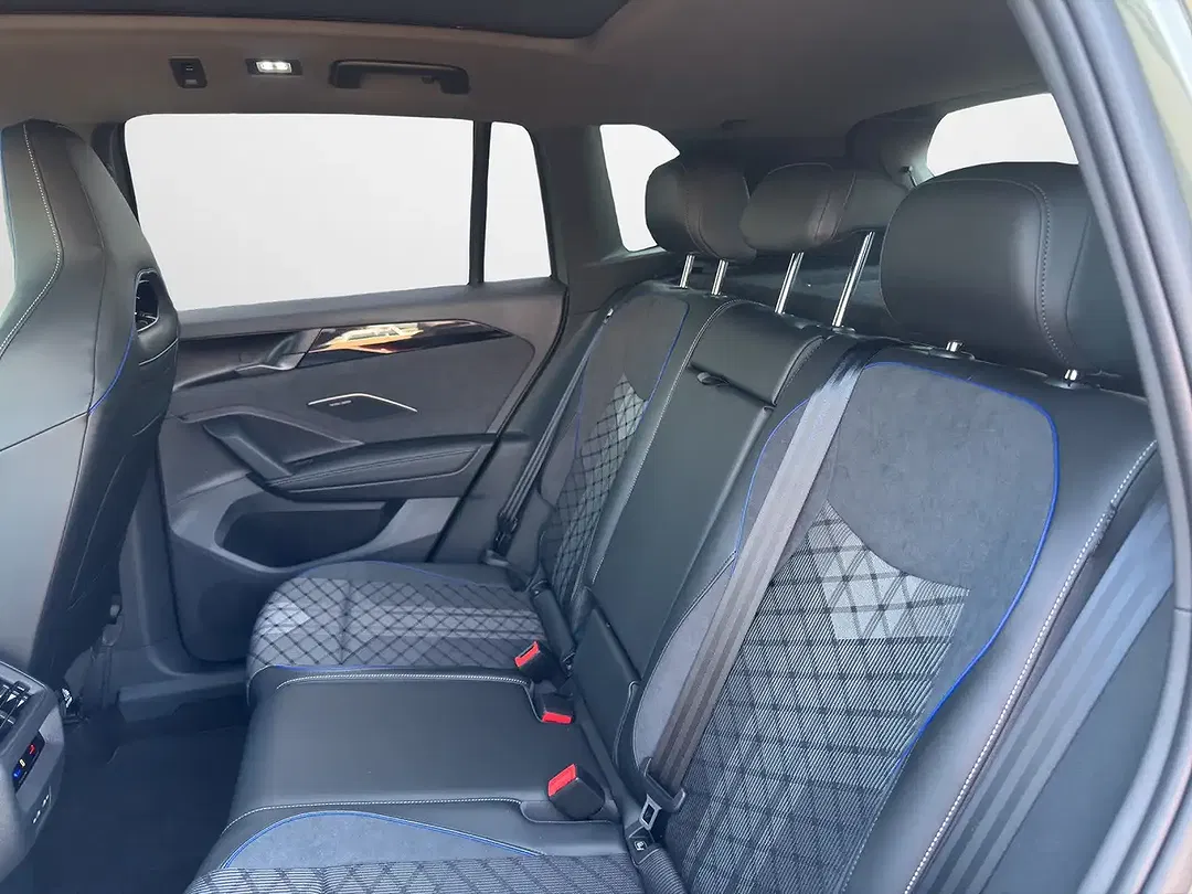 Volkswagen Tiguan - Thumbnail 10