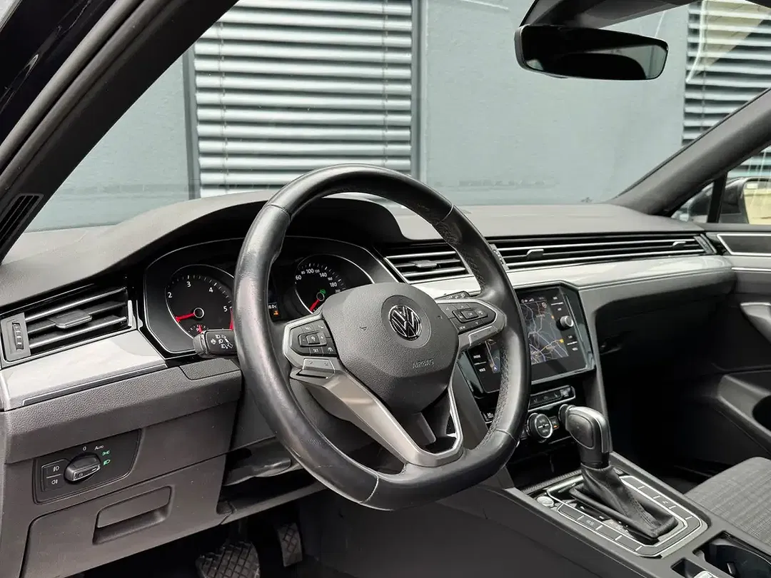 Volkswagen Passat Variant - Thumbnail 10