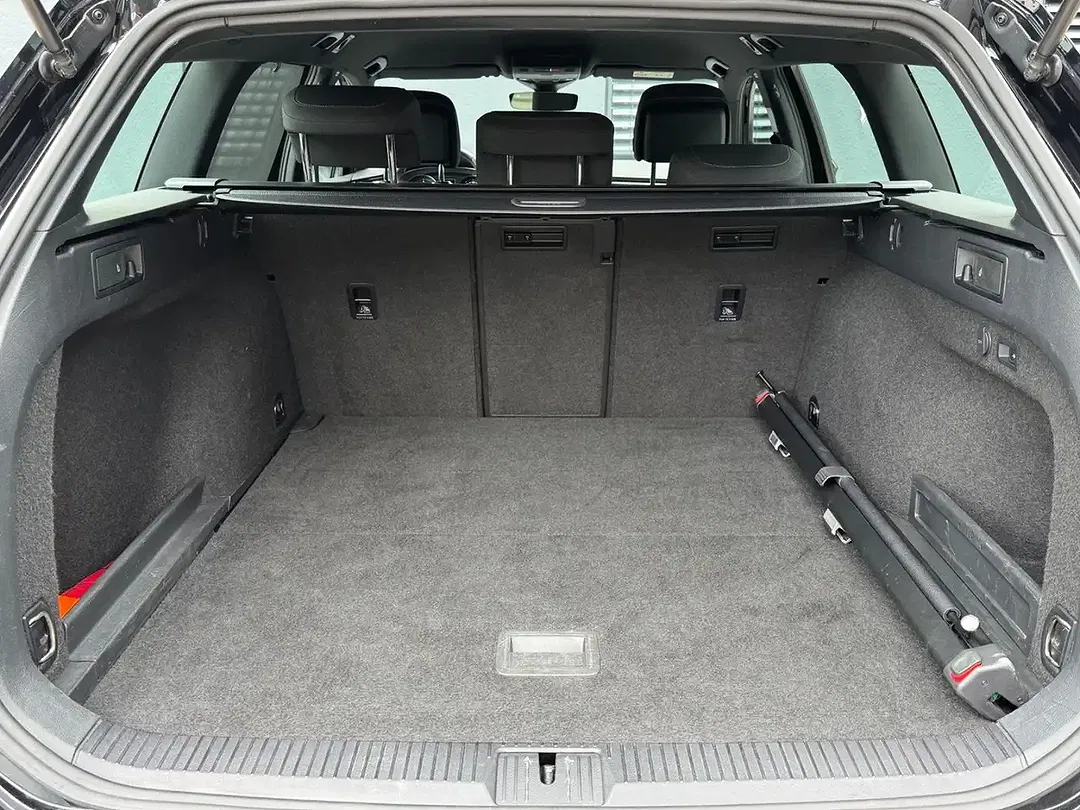 Volkswagen Passat Variant - Thumbnail 9