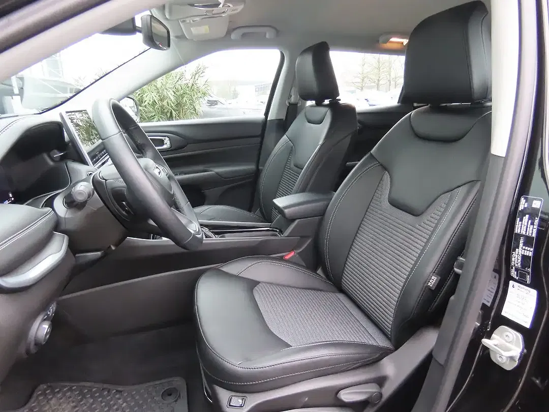 Jeep Compass - Thumbnail 13